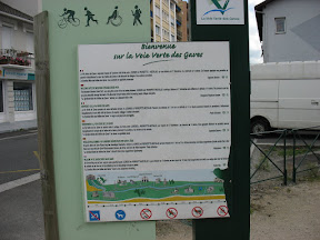 Overal langs het fietspad deze borden.