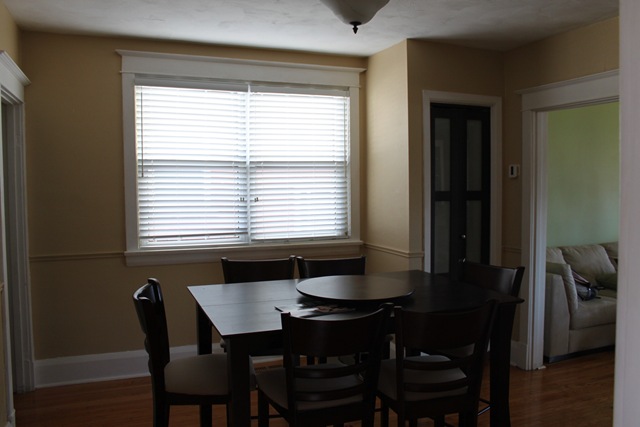 [dining room east side[5].jpg]