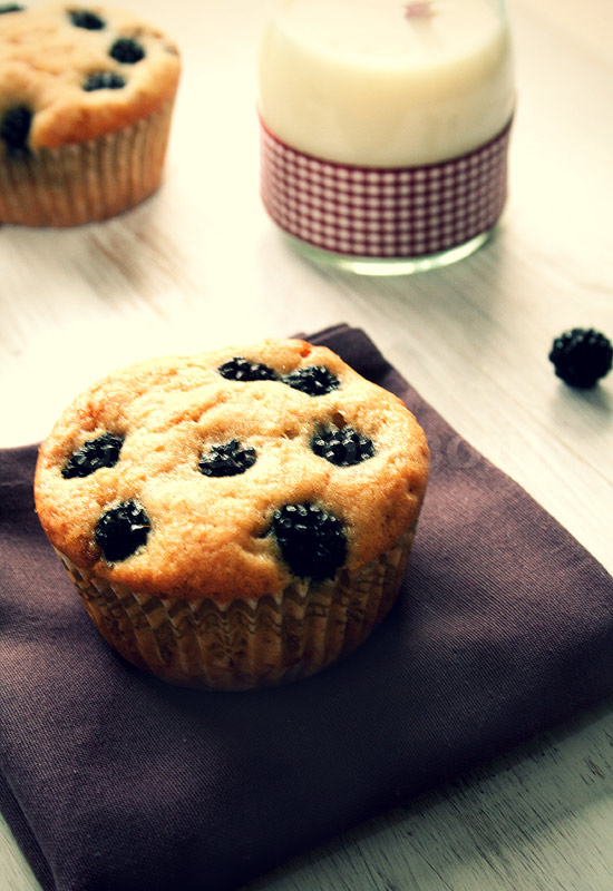 Blackberries-buttermilk muffins