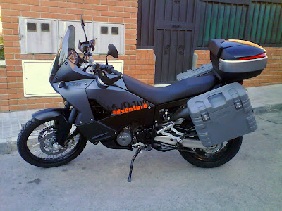 ktm990.jpg