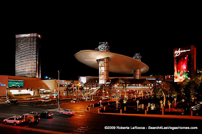 Fashion Show Mall - Trump - Wynn Las Vegas - Click for Larger Image