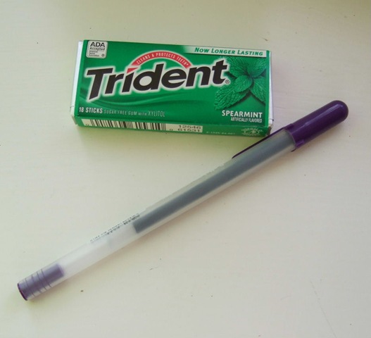[gum and pen[6].jpg]