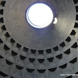  &ndash; A great look at the dome and oculus in The Pantheon