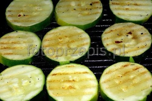 Risotto z grillowaną cukinią i pomidorami kuchnia wloska kuchnia wegetarianska kuchnia europejska przepis foto Risotto z grillowaną cukinią i pomidorami kuchnia wloska kuchnia wegetarianska kuchnia europejska przepis foto