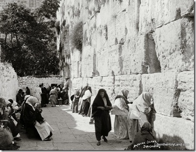 Jews at Western Wall, mat08511