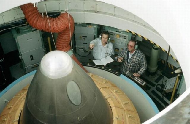 [nuclear_missile_silo_640_10[2].jpg]