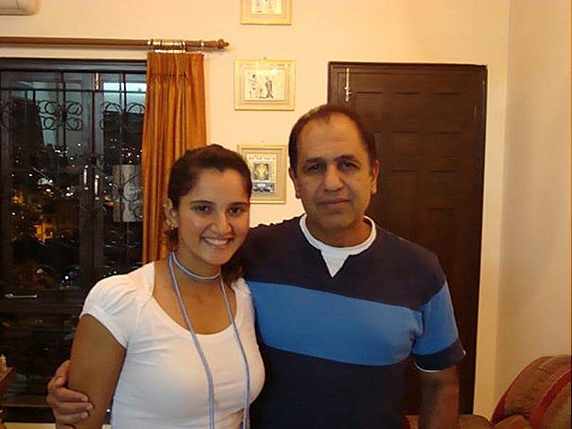 [sania-mirza-with-her-dad[4].jpg]