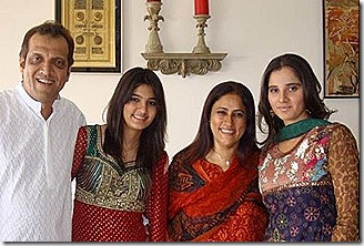 sania-mirza-cute-photo-with-her-family