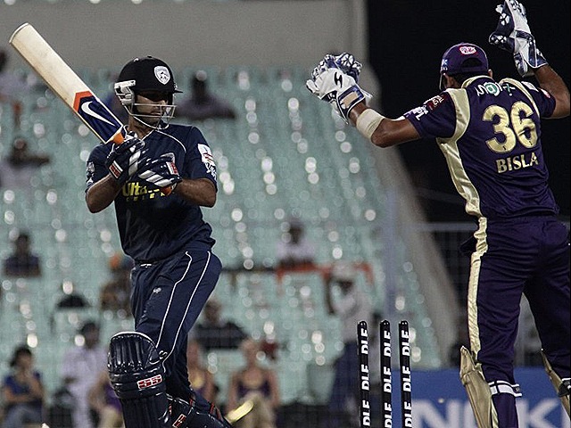 [ipl-2011-Deccan's reply didn't get off to the best start as Ishank Jaggie was bowled for three[4].jpg]