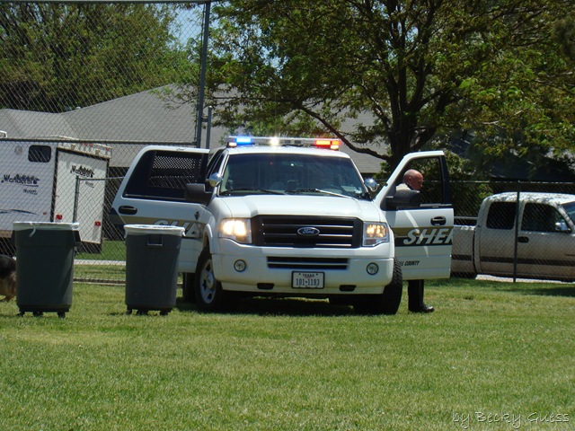 [05-19-10 Gene Howe drug free day 25[2].jpg]