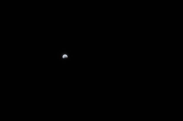 [12-21-10 Lunar Eclipse 01[2].jpg]