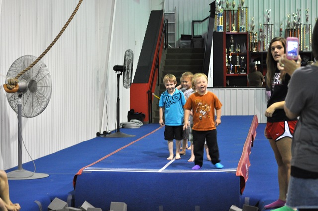 [05-18-11 Zane end school party 27[4].jpg]