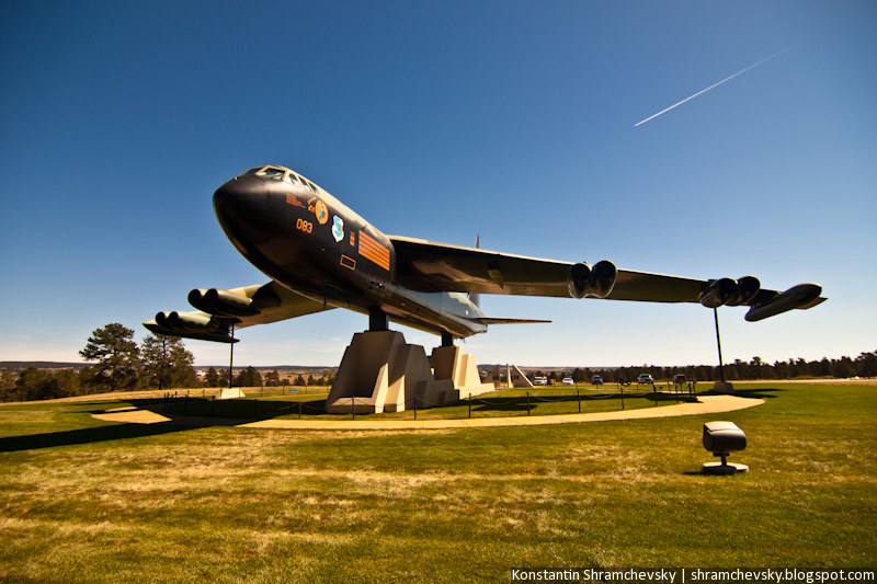 USA Colorado Colorado Springs Air Force Academy B-52 Stratofortress Diamond Lil США Колорадо Колорадо Спрингс Академия Военно Воздушных Сил США Б-52 Стратофортресс Бомбардировщик Ракетоносец