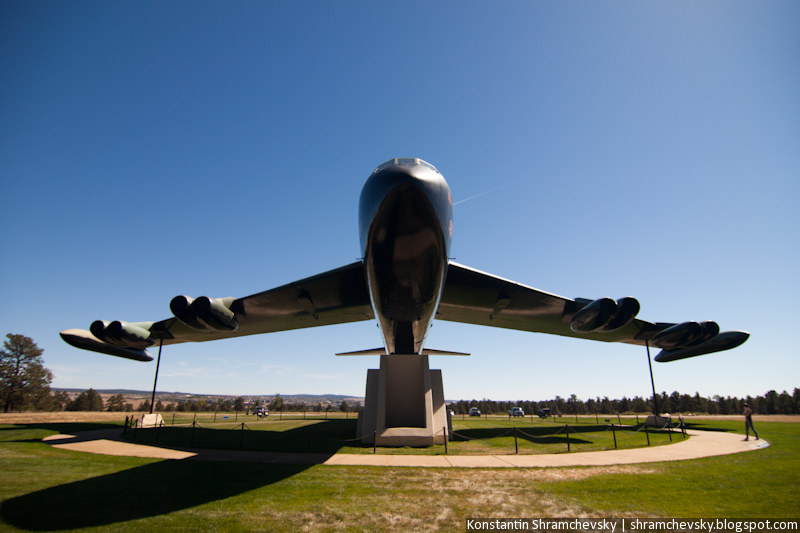 USA Colorado Colorado Springs Air Force Academy B-52 Stratofortress Diamond Lil США Колорадо Колорадо Спрингс Академия Военно Воздушных Сил США Б-52 Стратофортресс Бомбардировщик Ракетоносец