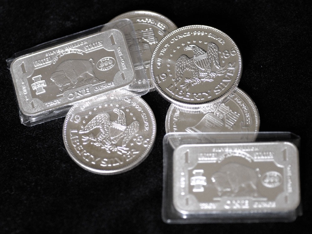 [silver coins and ingots[4].jpg]