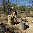 Flip, und die Steine liegen auf der Tonne.
