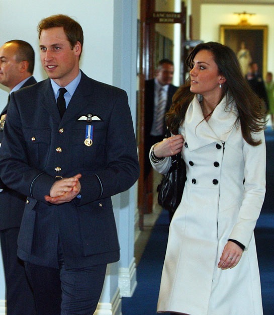 [pic-Prince-William+Kate-Middleton[8].jpg]