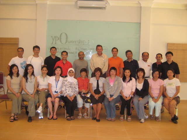 [2008-11-15 parents  in KL 4254[3].jpg]