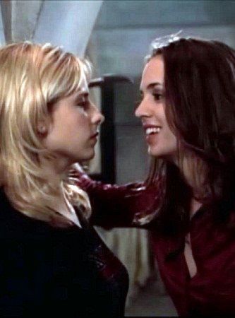 s3_buffy-faith_b3x17_sc_01-XL.jpg