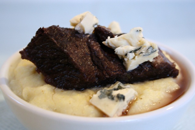 [Short Ribs Braised in Red Wine with Creamy Polenta and Blue Cheese[4].jpg]
