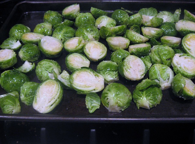 [brussel sprouts on sheetpan[1].jpg]