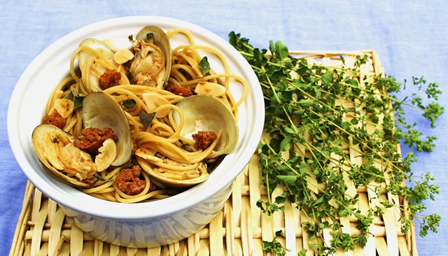[spaghetti vongole liguine little neck clams chorizo keith's farm rocambole garlic fresh oregano thyme sweet onion[9].jpg]