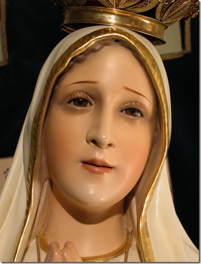 Sacred Statue - Christmas 2002  D (80)