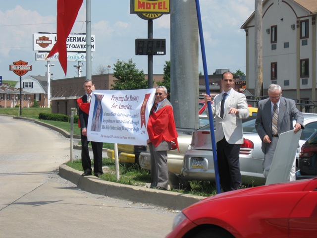 [York June 13 Rosary Rally 007[3].jpg]