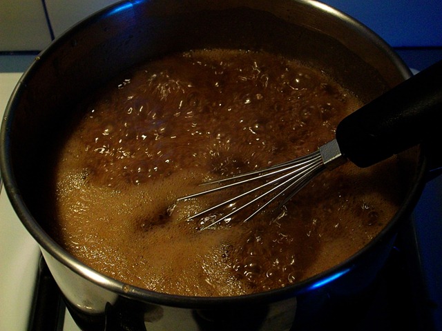 [caramel boiling[5].jpg]