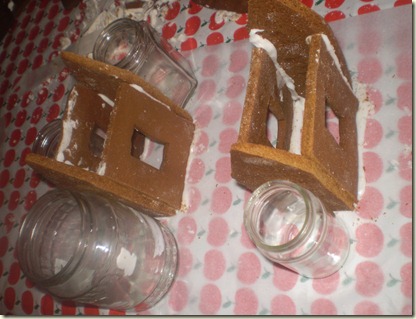Christmassy Cake Wreck Gingerbread House Fun