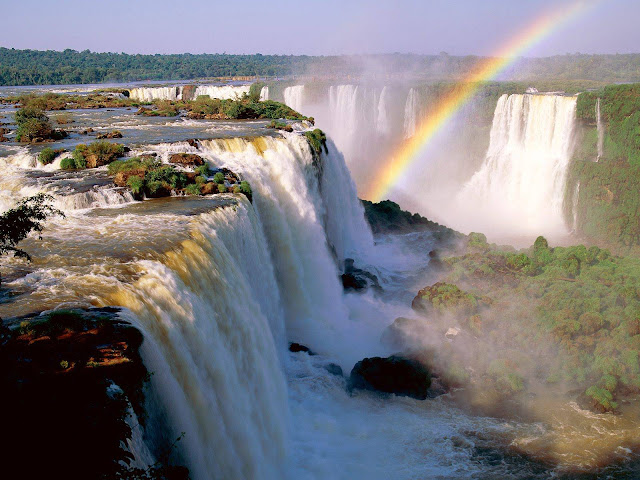 3.%20Iguassu%20Falls.jpg