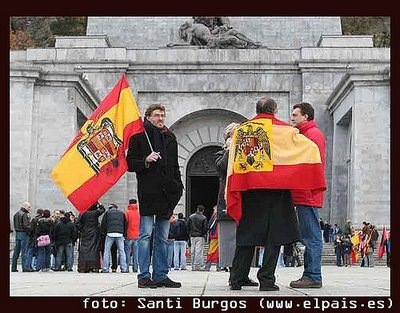 [Fascistas en El Valle de los Caídos[5].jpg]