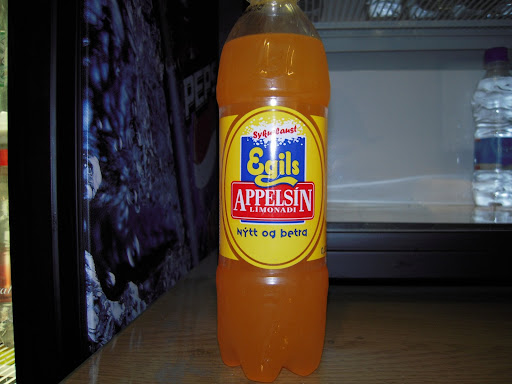 Don't think you can read Icelandic. "Appelsín Limonadi" is just regular orange soda.