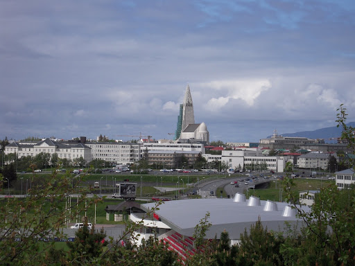 On a nature trail to the Perlan, looking northwest at Hallgrimskirkja.