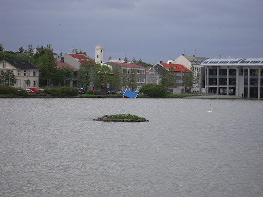 Looks like that house-in-water art exhibit gets moved around. How very modern?