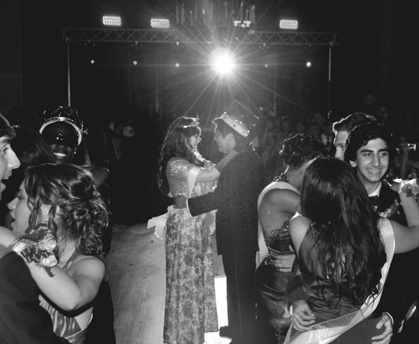 Seniors Dance the Night Away