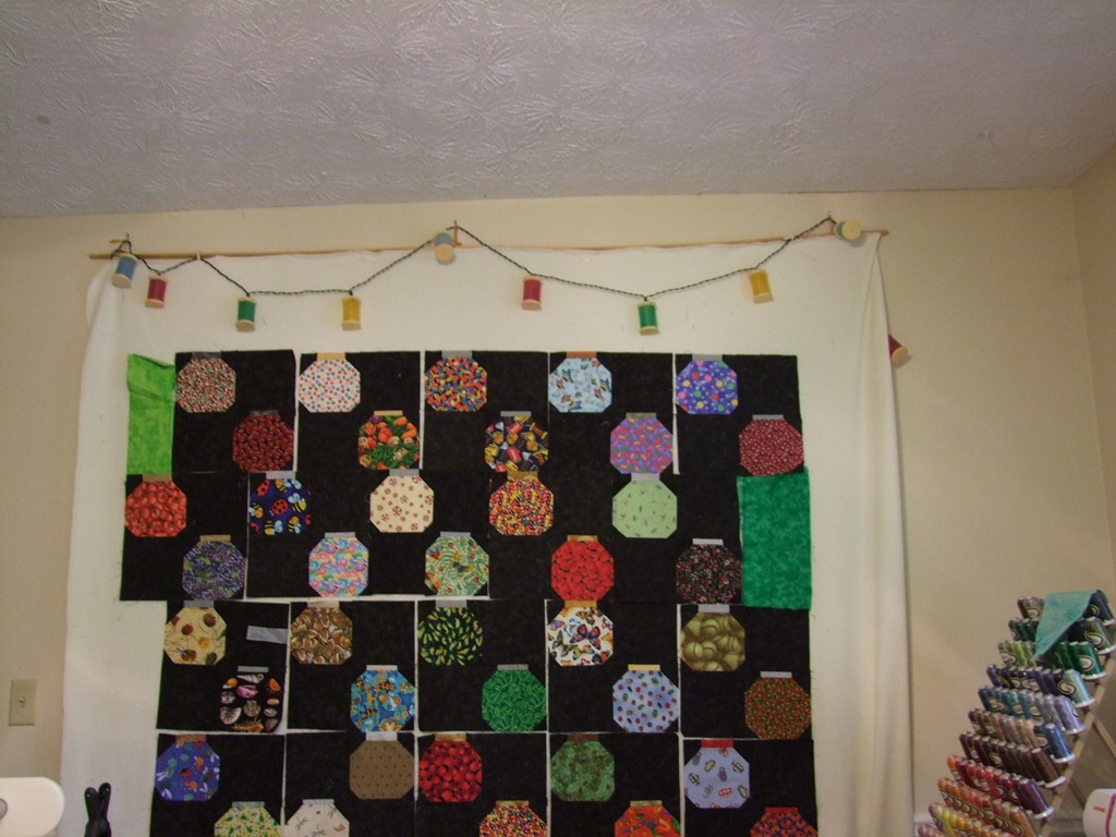 [jar quilt and finished bow tie 005[3].jpg]