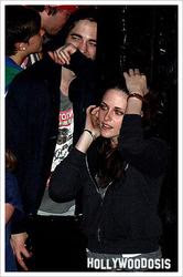  Fotos de Robert Pattinson y Kristen Stewart romanticos en concierto