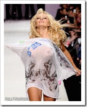 pamela anderson desfile 1