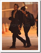 Fotos de Robert Pattinson y Kristen Stewart tomados de la mano en Paris