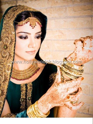 [pakistani bridial dresses lehnga choli poshak. mehendi design . pakistani gewellery. indian bride (18)[2].jpg]