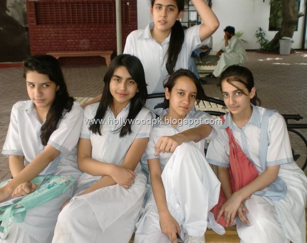 [pakistani school college girls. indian school college girls (5)[2].jpg]