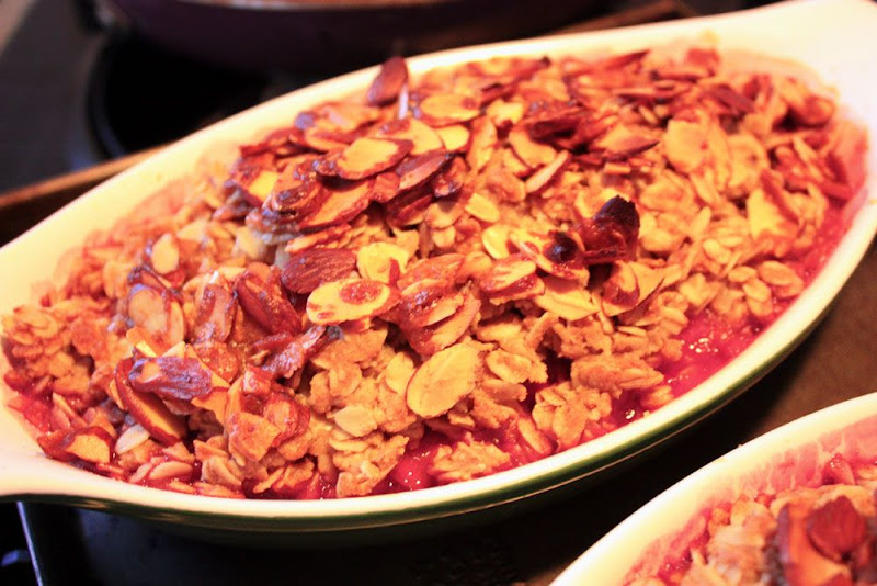 rhubarb lavender crumble