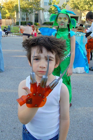 [halloween1[4].jpg]