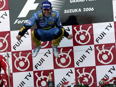 прыжок Фернандо Алонсо на подиуме Гран-при Японии 2006