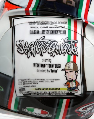 шлем Витантонио Льюцци специально к Гран-при Италии 2010 вид сзади