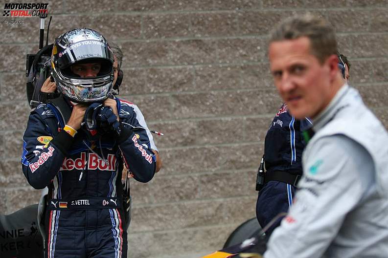 Михаэль Шумахер и Себастьян Феттель после квалификации Гран-при Кореи 2010