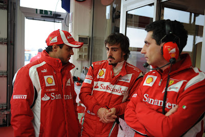 Фелипе Масса Фернандо Алонсо и Андреа Стелла на презентации нового болида Ferrari F150