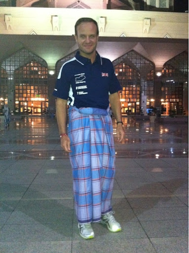 barrichello_mosque_in_malaysia_mal11.jpg