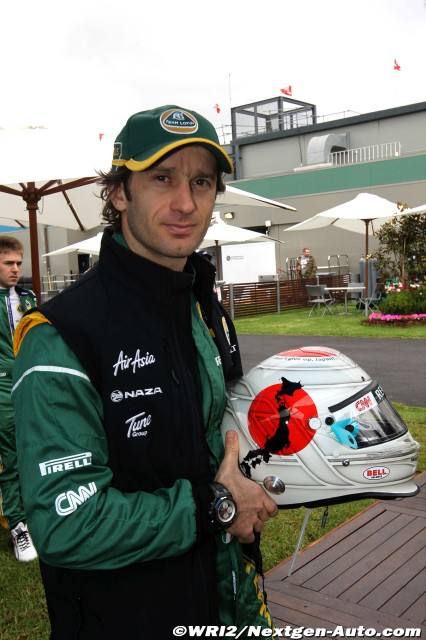 шлем Ярно Трулли с поддержкой Японии на Гран-при Австралии 2011